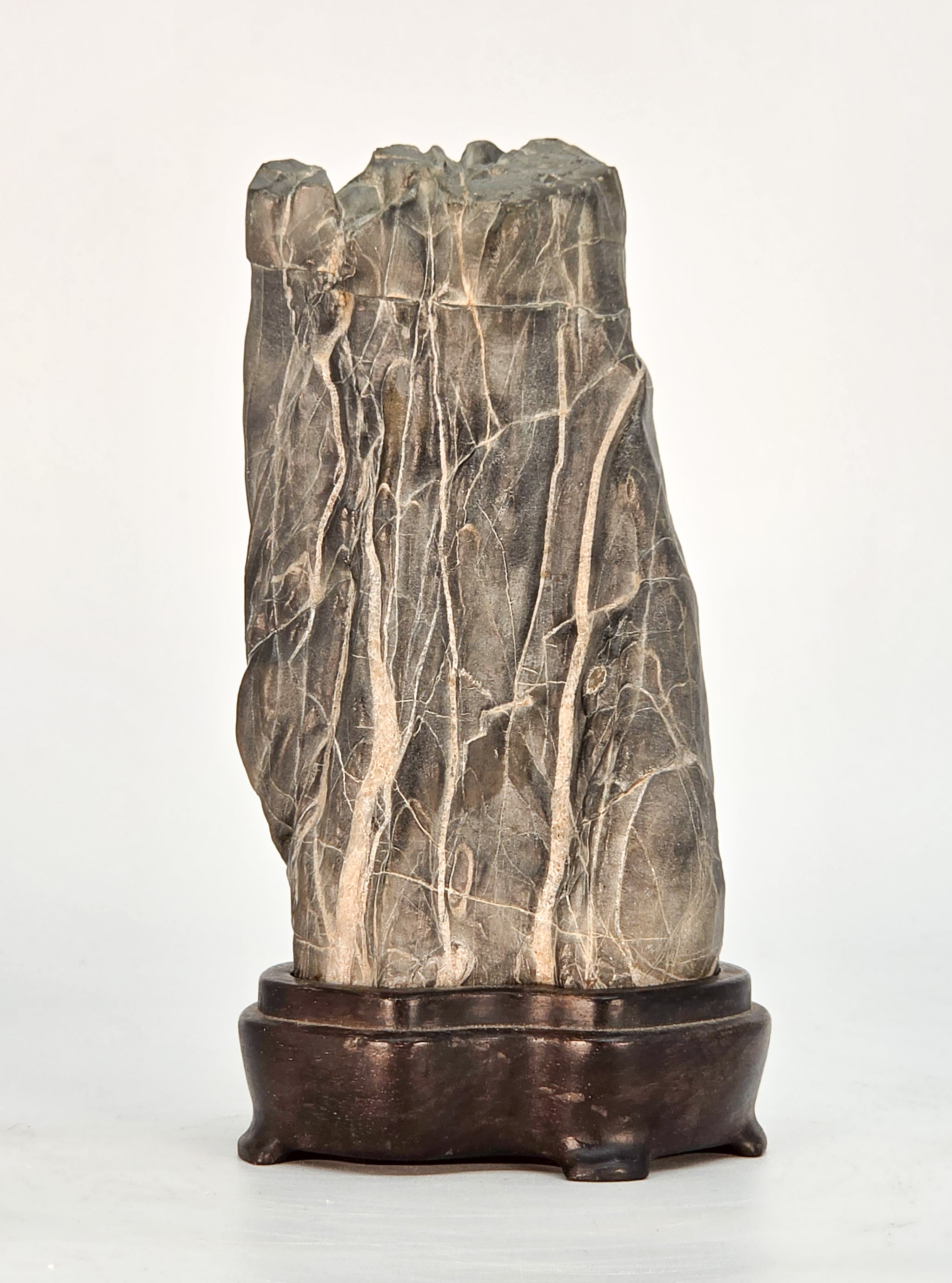 Suiseki aus den Apuanischen Alpen inkl. Daiza 19x8x7cm