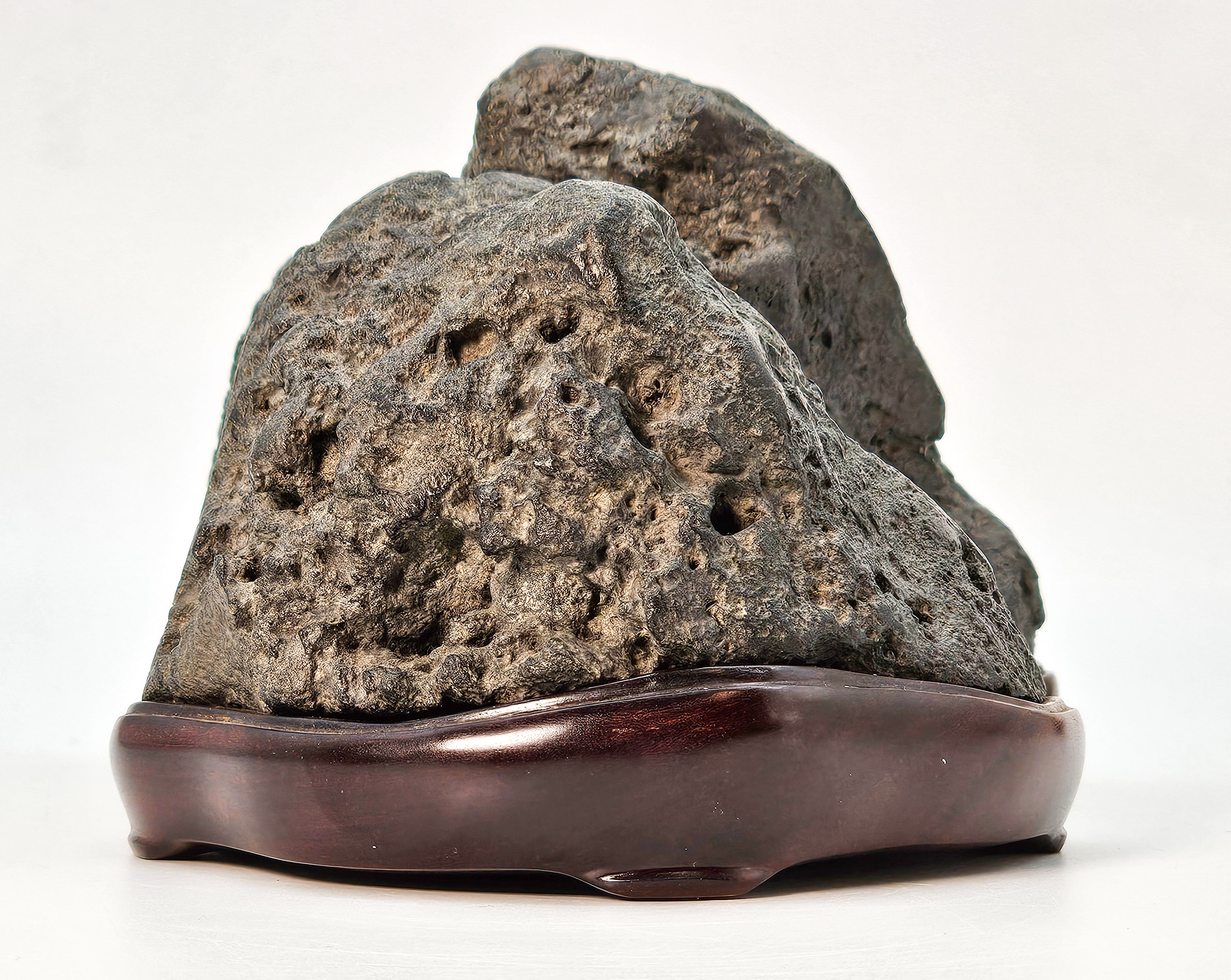 Suiseki aus Japan inkl. Daiza 24,5x12x12cm 