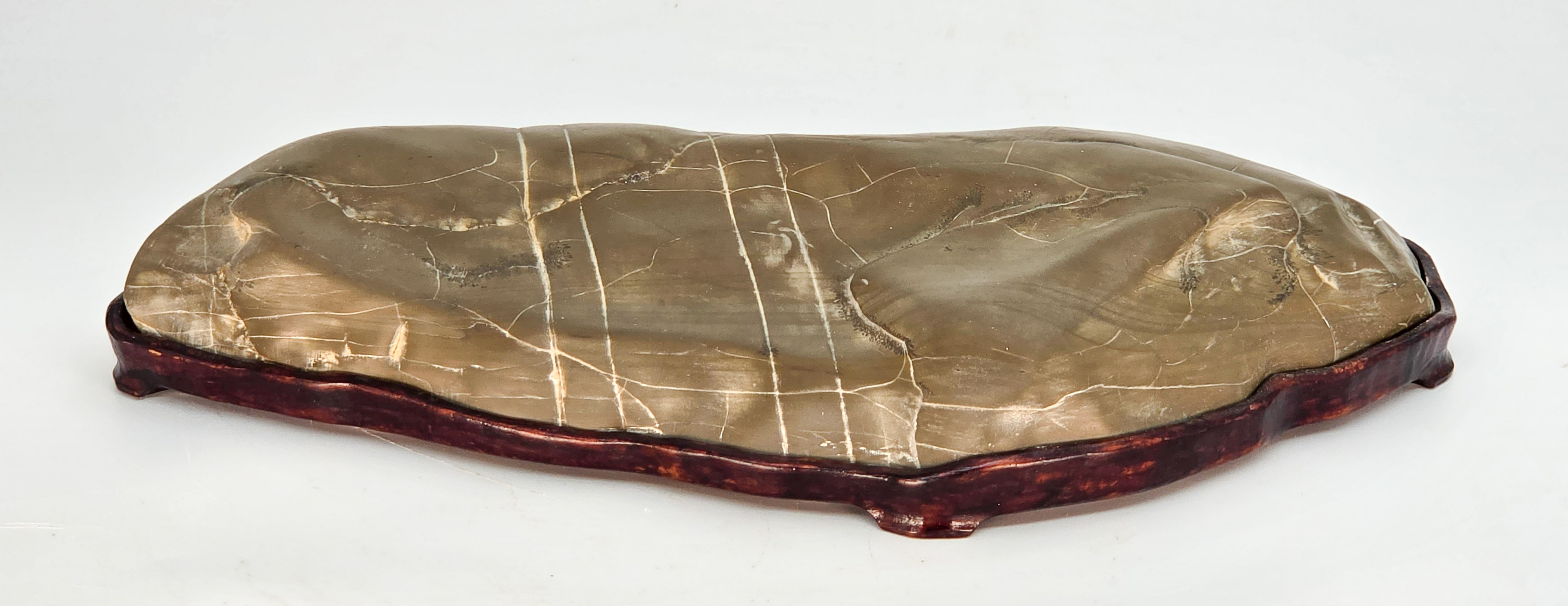 Suiseki aus den Apuanischen Alpen inkl. Daiza 30x14x4,5cm