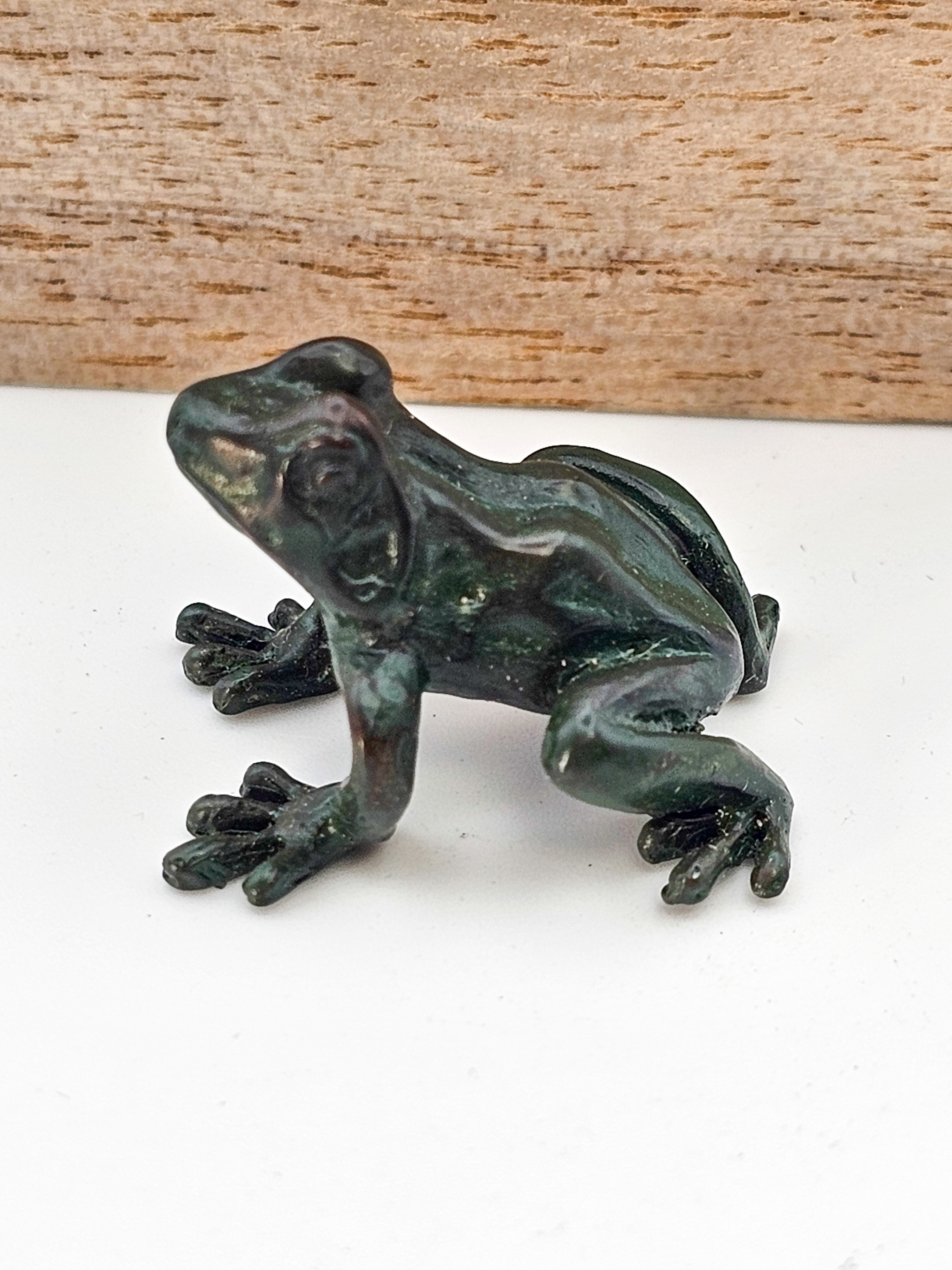Japanisches Bronze-Tenpai – Frosch mit Holzbox 2,5x2x2cm