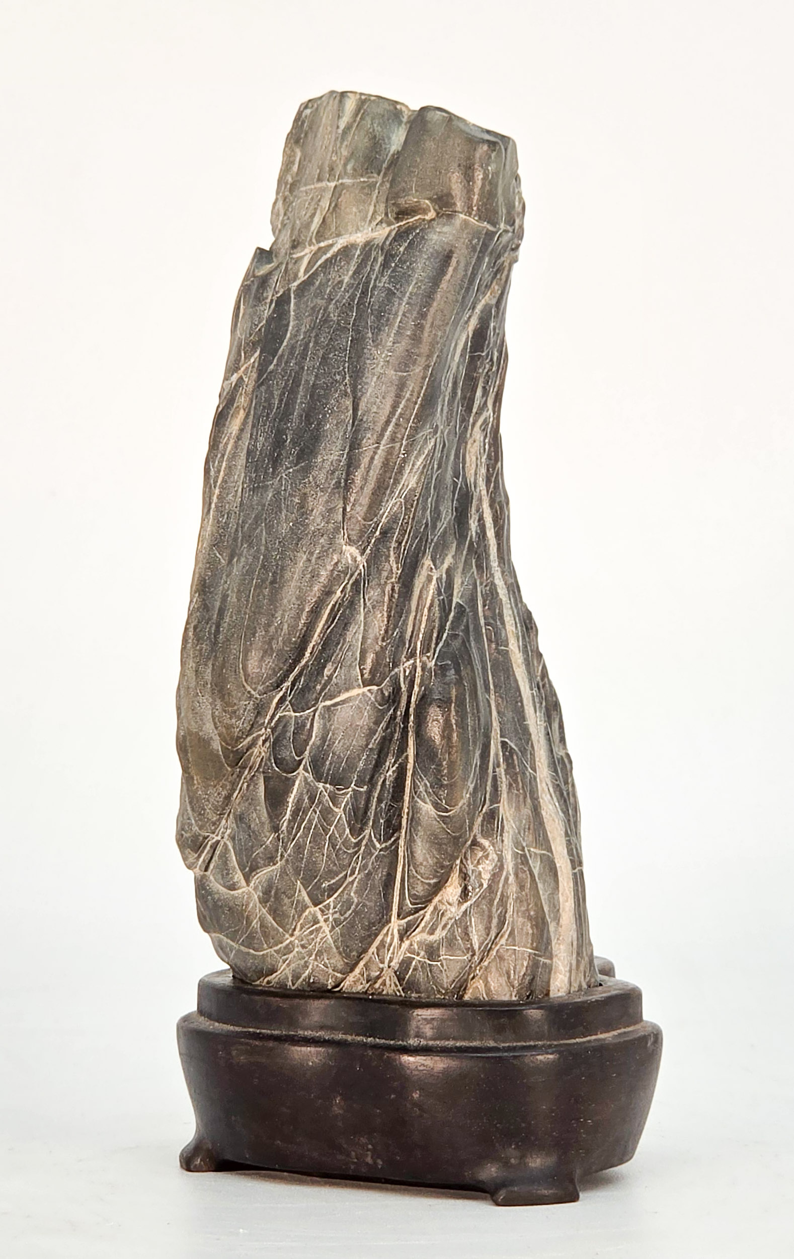 Suiseki aus den Apuanischen Alpen inkl. Daiza 19x8x7cm