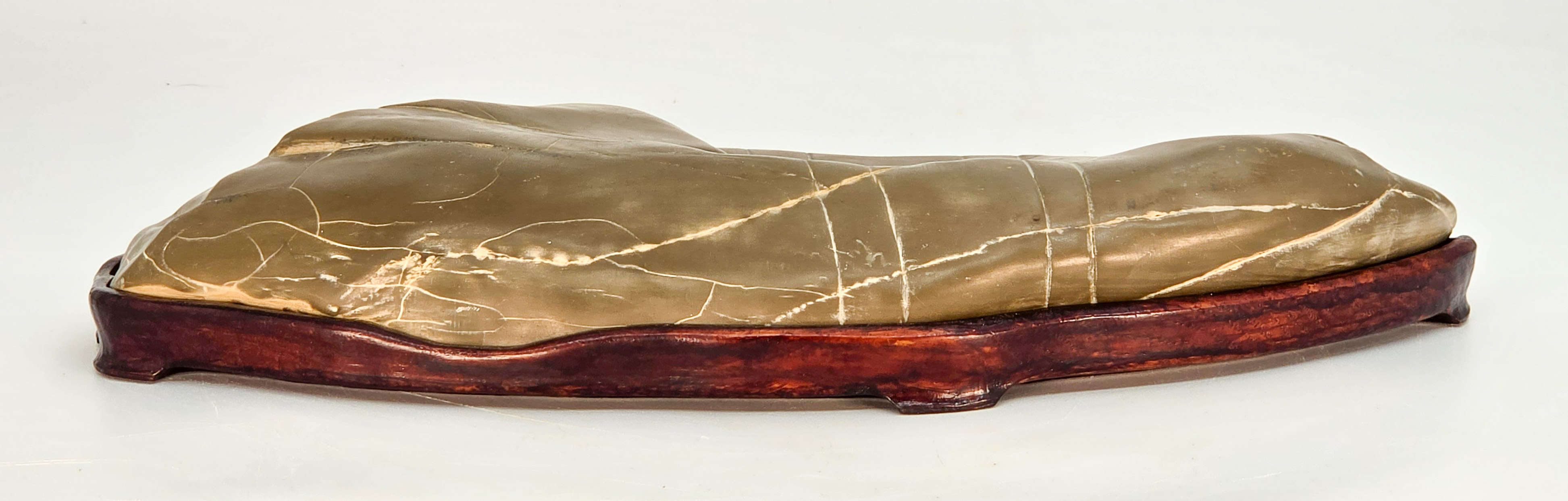 Suiseki aus den Apuanischen Alpen inkl. Daiza 30x14x4,5cm