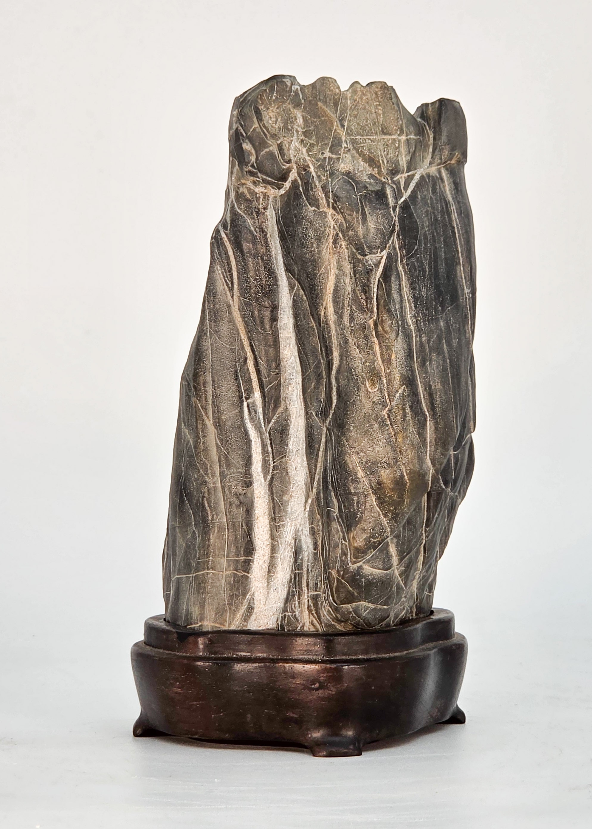 Suiseki aus den Apuanischen Alpen inkl. Daiza 19x8x7cm