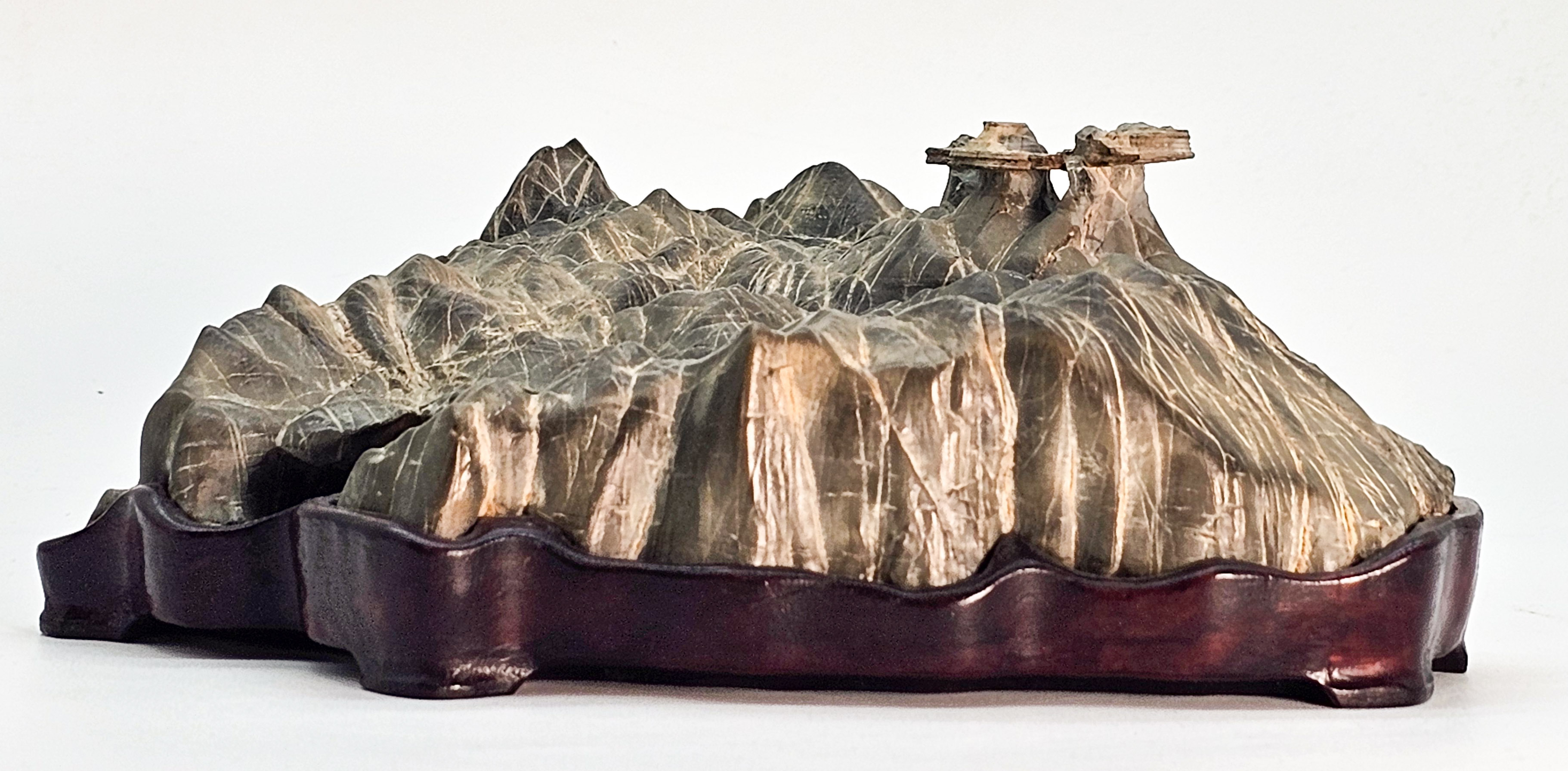 Suiseki aus den Apuanischen Alpen inkl. Daiza 25x20x8cm