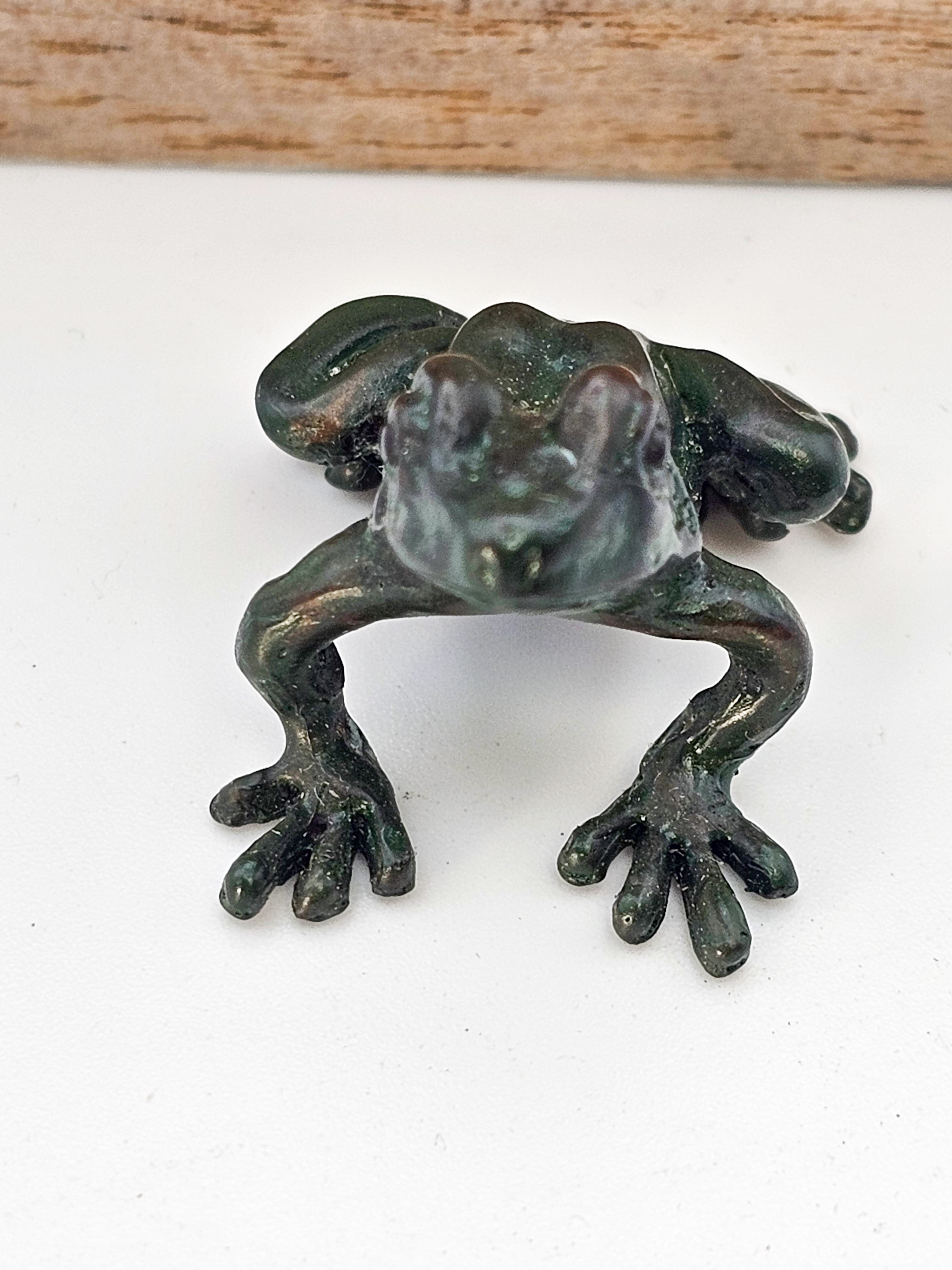 Japanisches Bronze-Tenpai – Frosch mit Holzbox 2,5x2x2cm