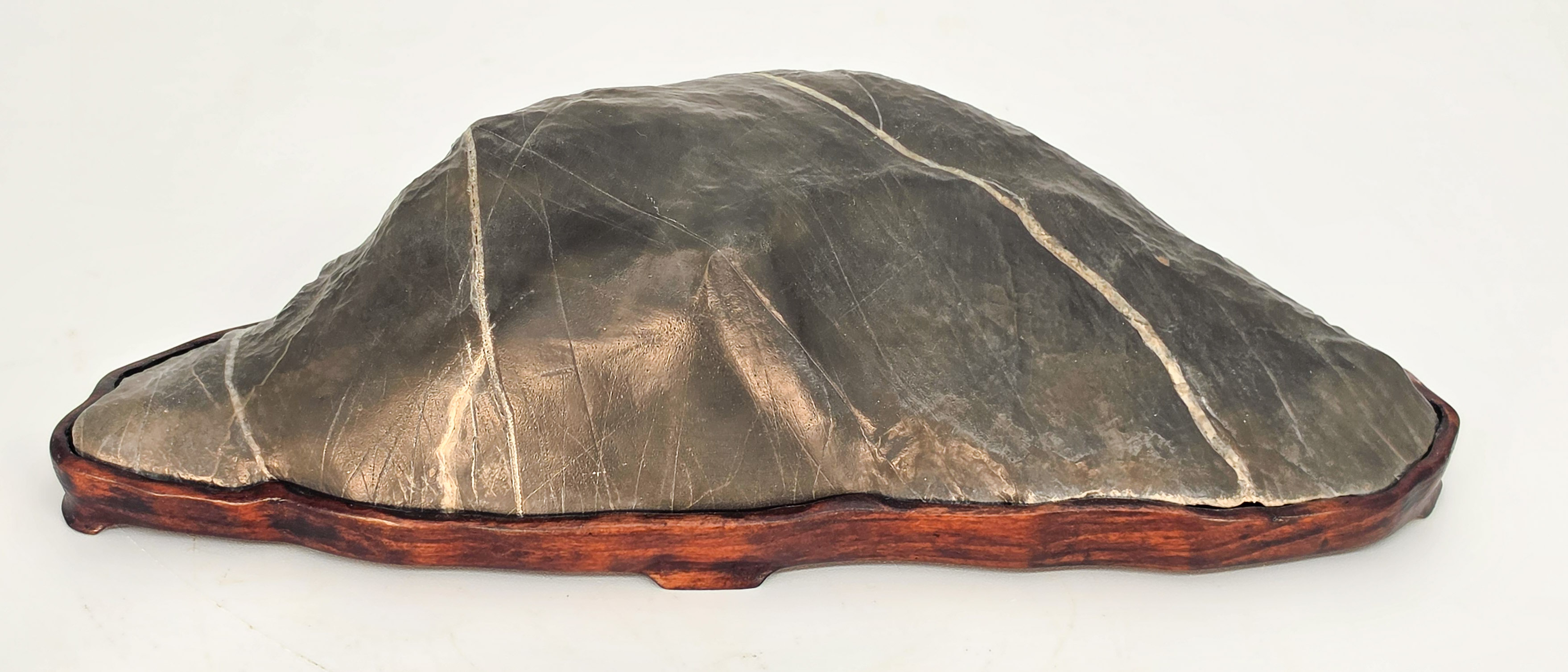 Suiseki aus den Apuanischen Alpen inkl. Daiza 27x13x7cm