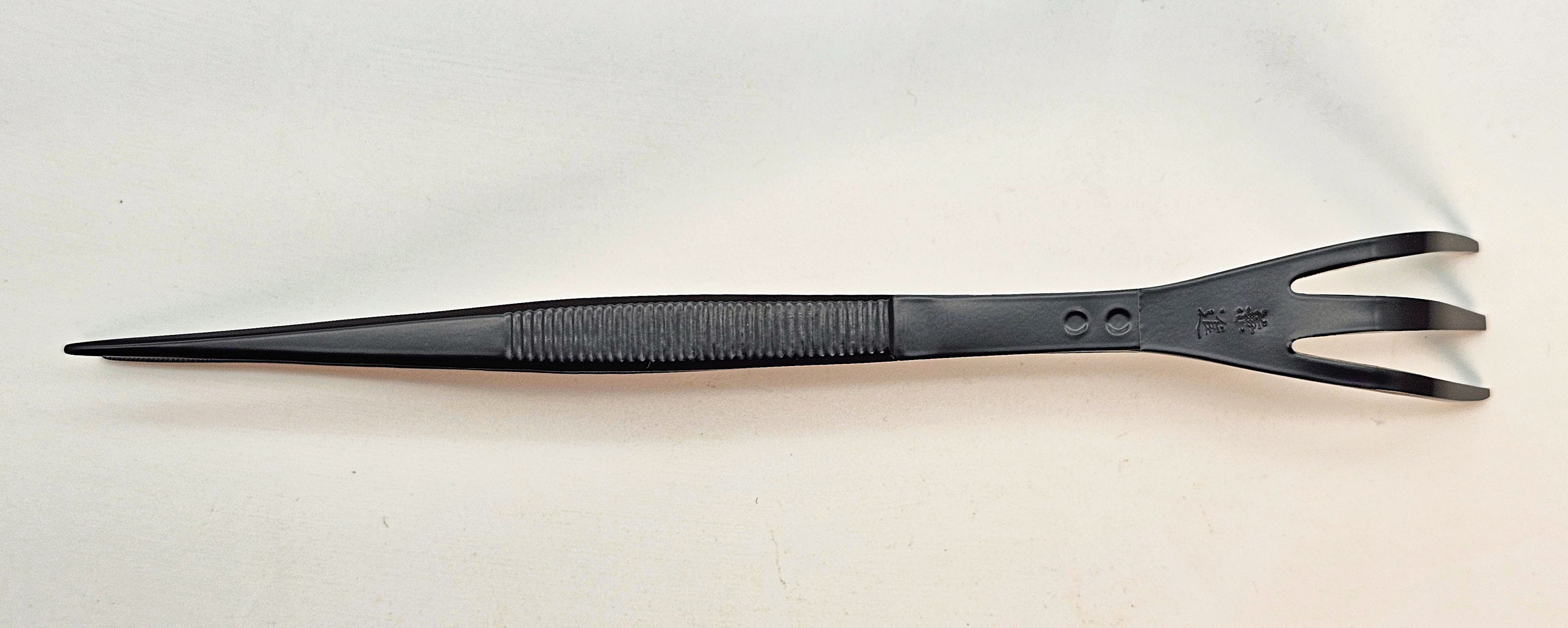 Kaneshin Edelstahlpinzette mit Rechen Nr. 664 – 210 mm, Japan