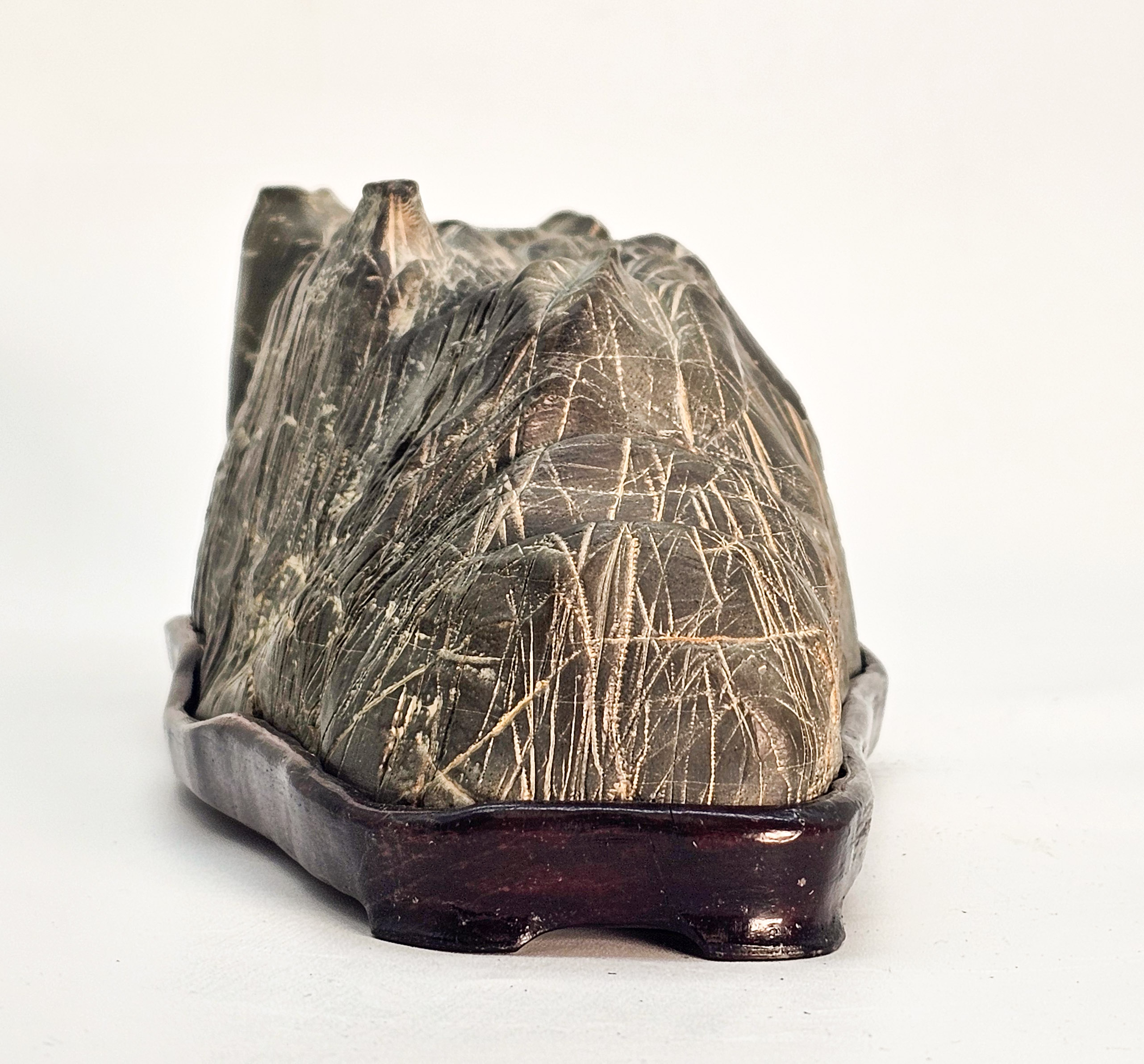 Suiseki aus den Apuanischen Alpen inkl. Daiza 29x10x10cm