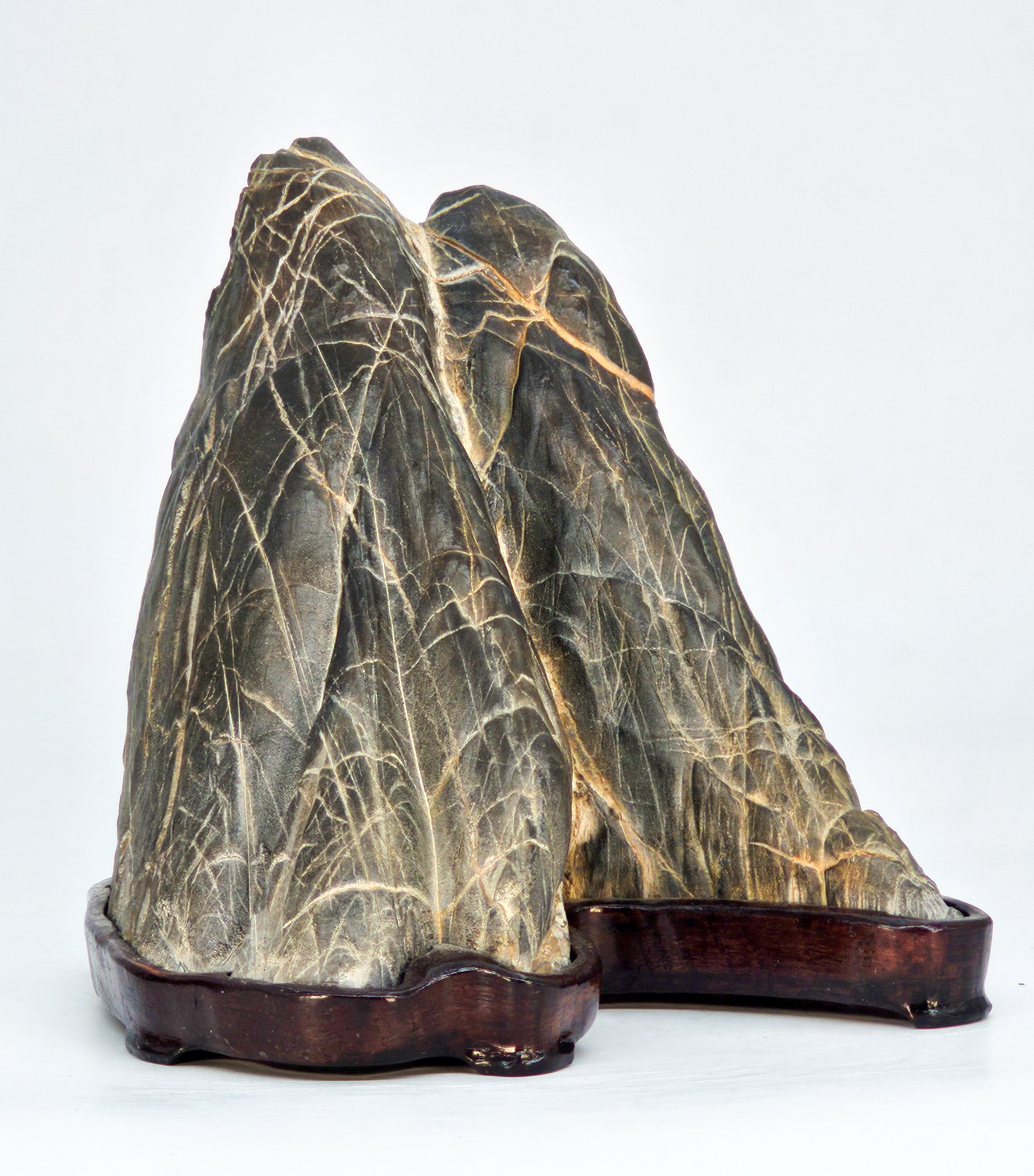 Suiseki aus den Apuanischen Alpen inkl. Daiza 14x16x16,5cm