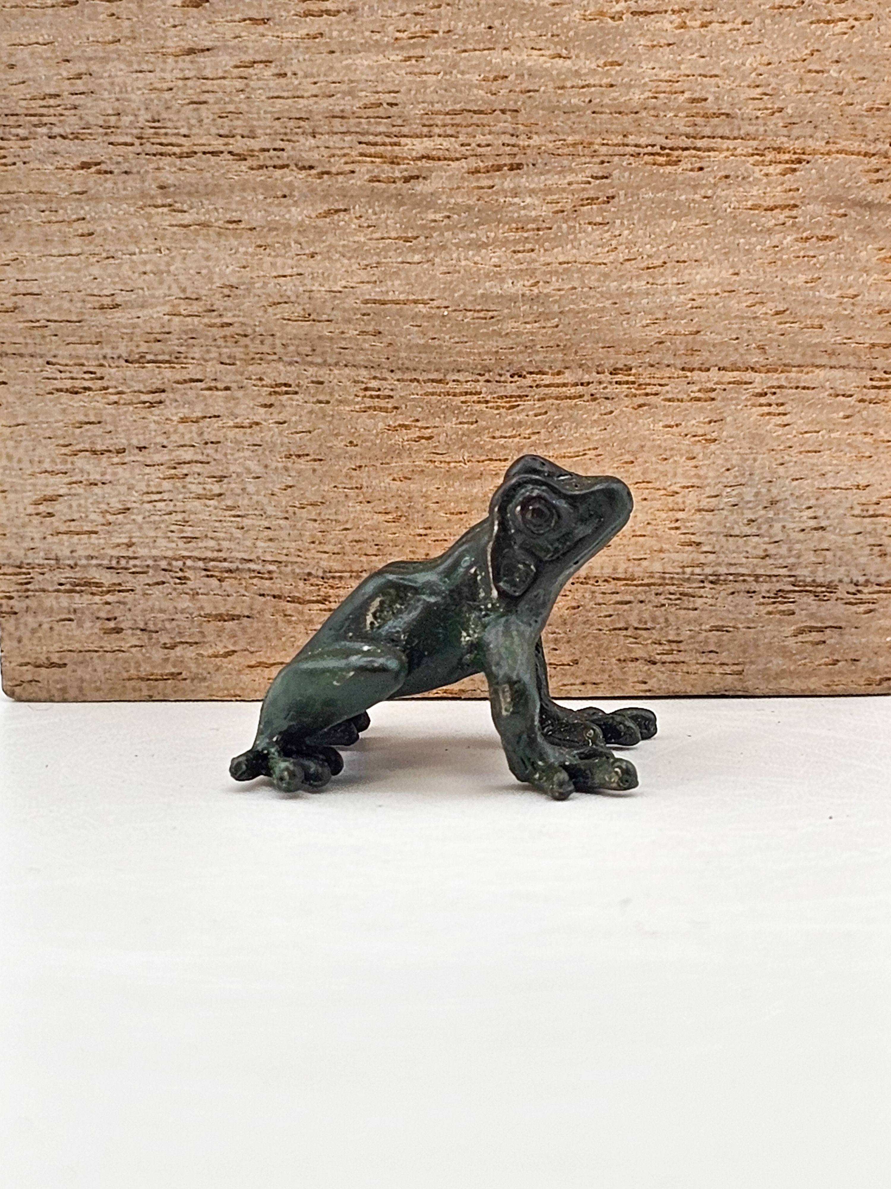 Japanisches Bronze-Tenpai – Frosch mit Holzbox 2,5x2x2cm