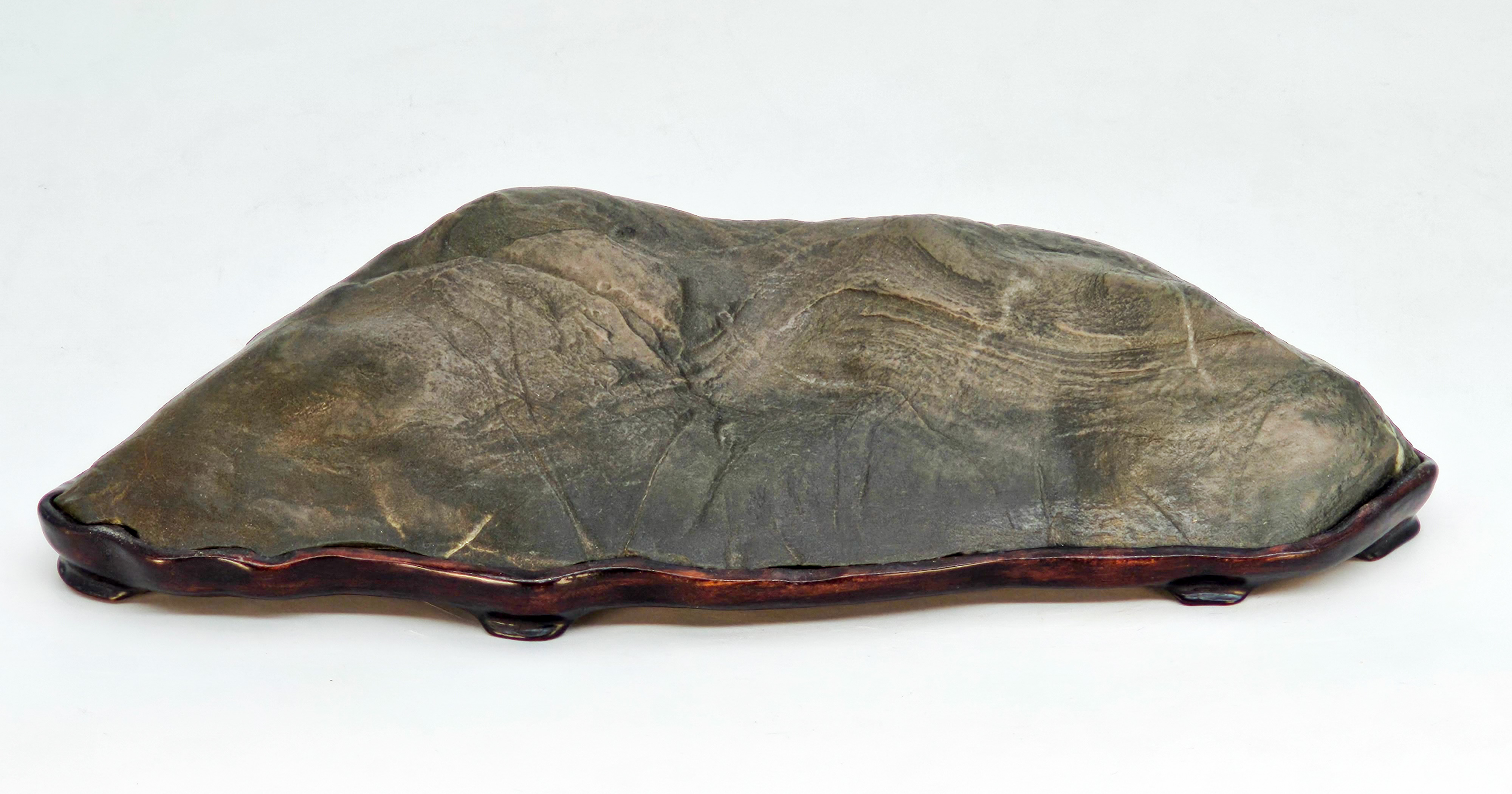 Suiseki aus den Apuanischen Alpen inkl. Daiza 26x13x4,5cm