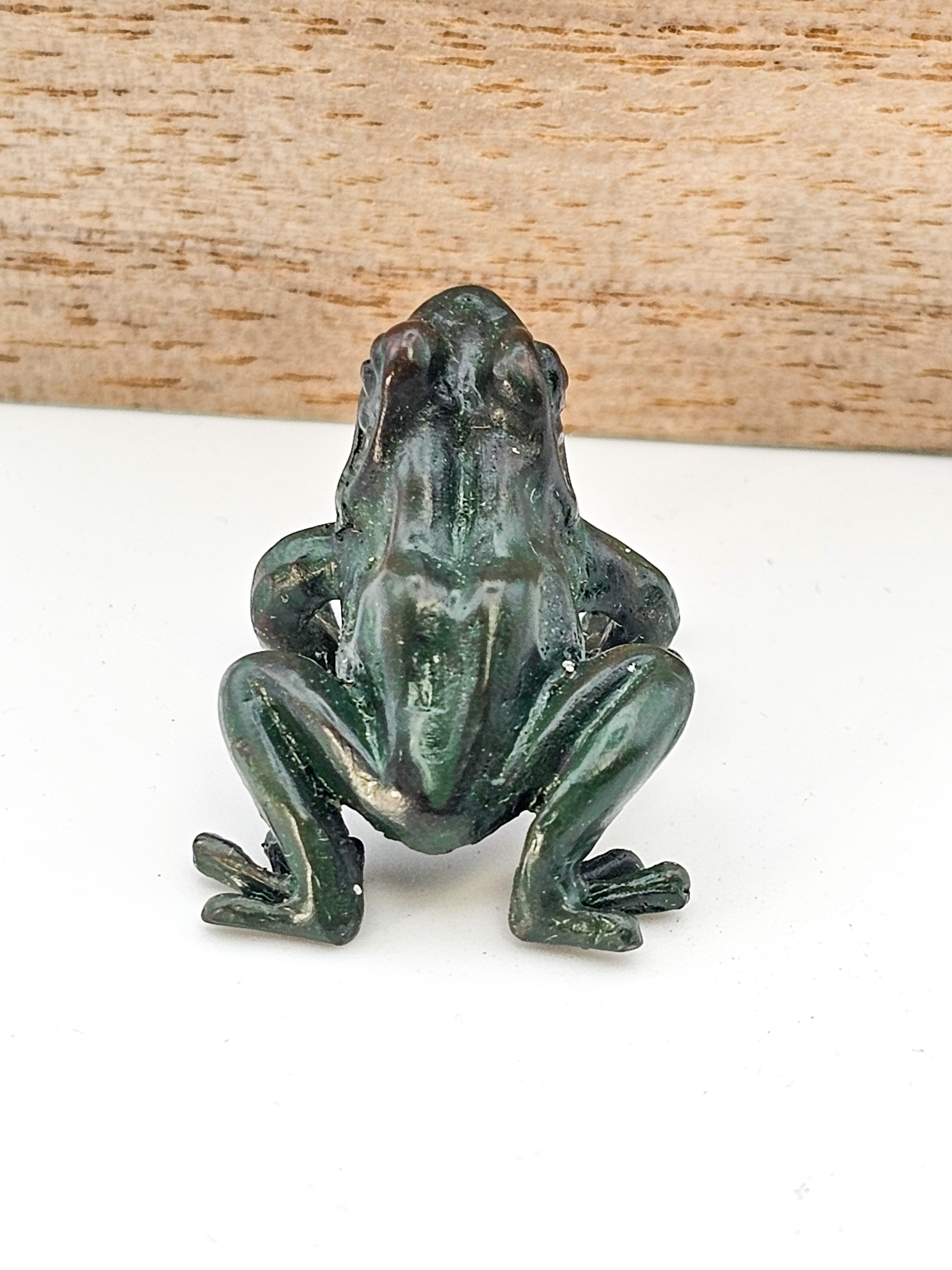 Japanisches Bronze-Tenpai – Frosch mit Holzbox 2,5x2x2cm