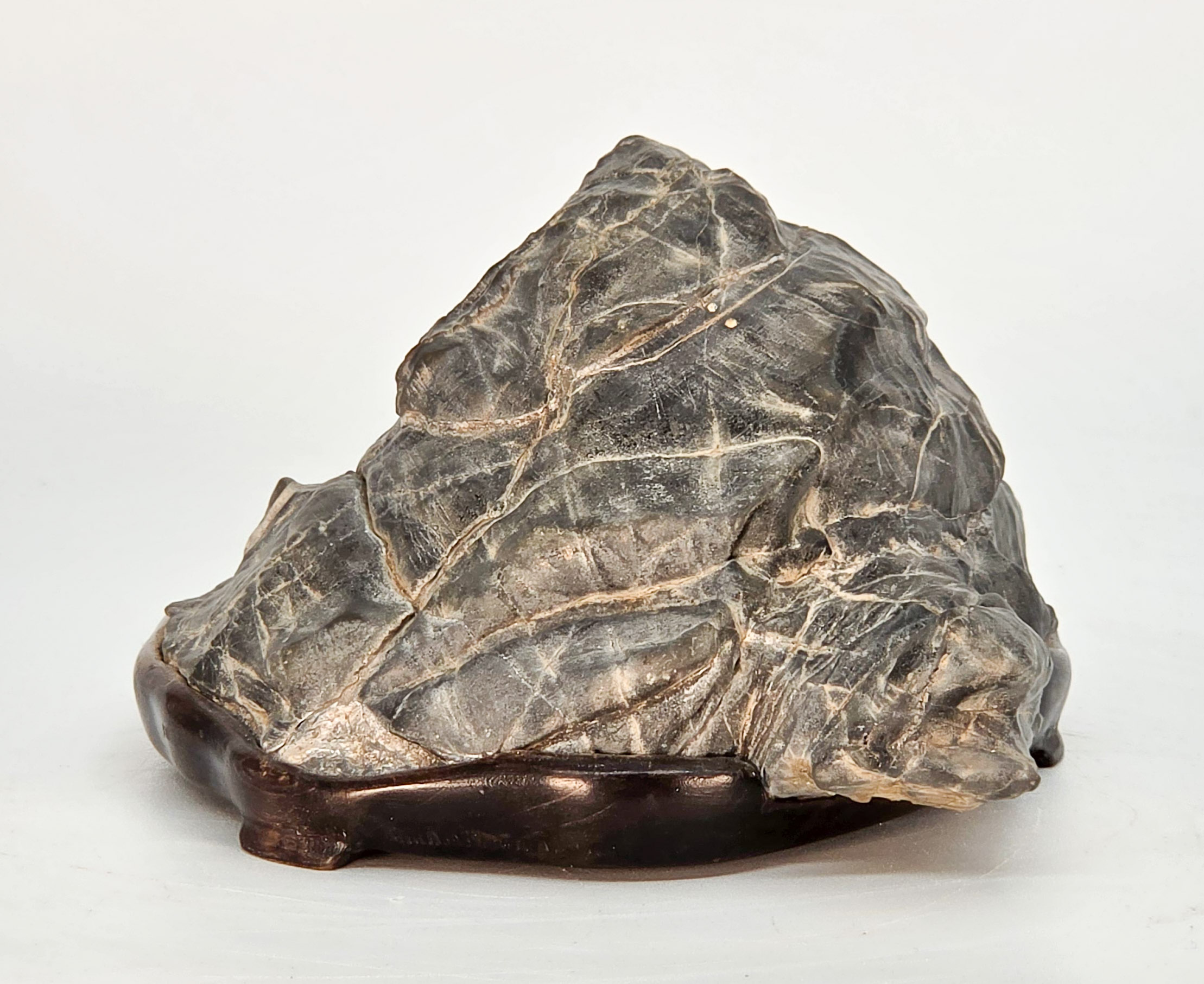 Suiseki aus den Apuanischen Alpen inkl. Daiza 19x13x8,5cm